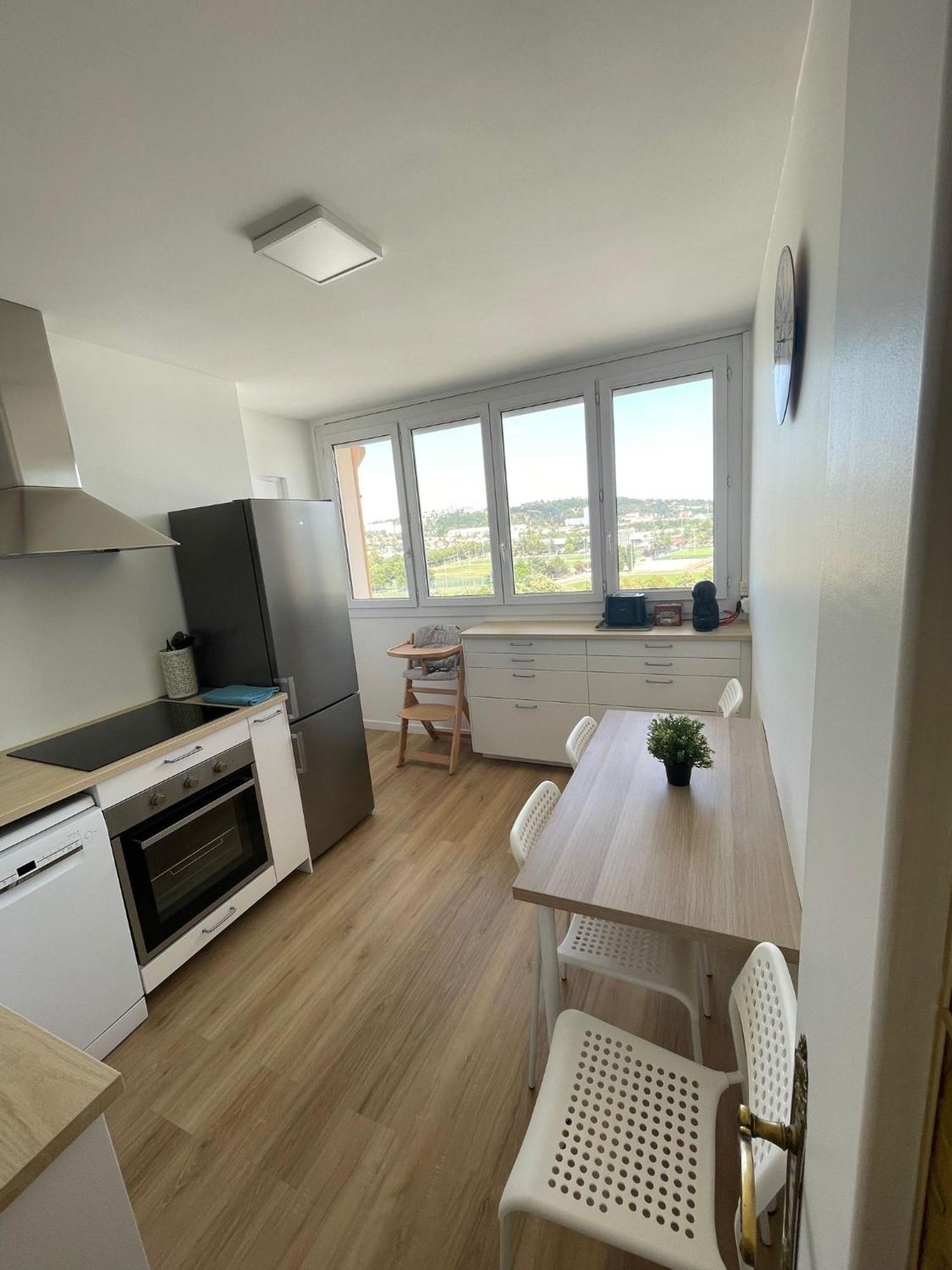 Bergson Top - Appart 80M2, 2 Grandes Chambres, Entierement Renovee Et Equipee, Lumineux, Wifi, Balcon, Calme, Vue Imprenable Saint-Etienne (Loire) Exterior foto